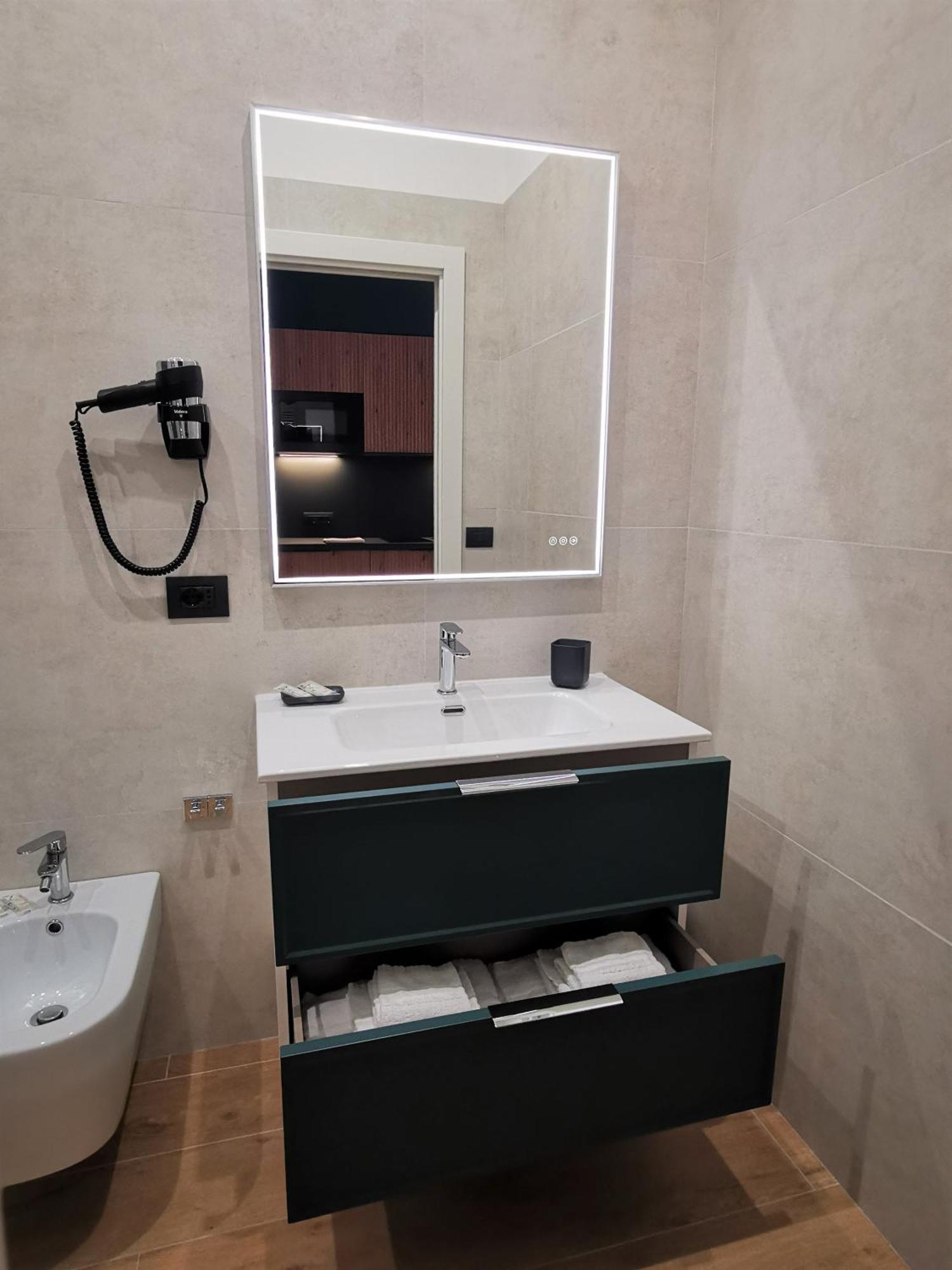 Cattaro 65 - Flexible Check-In Apartments 바리 외부 사진